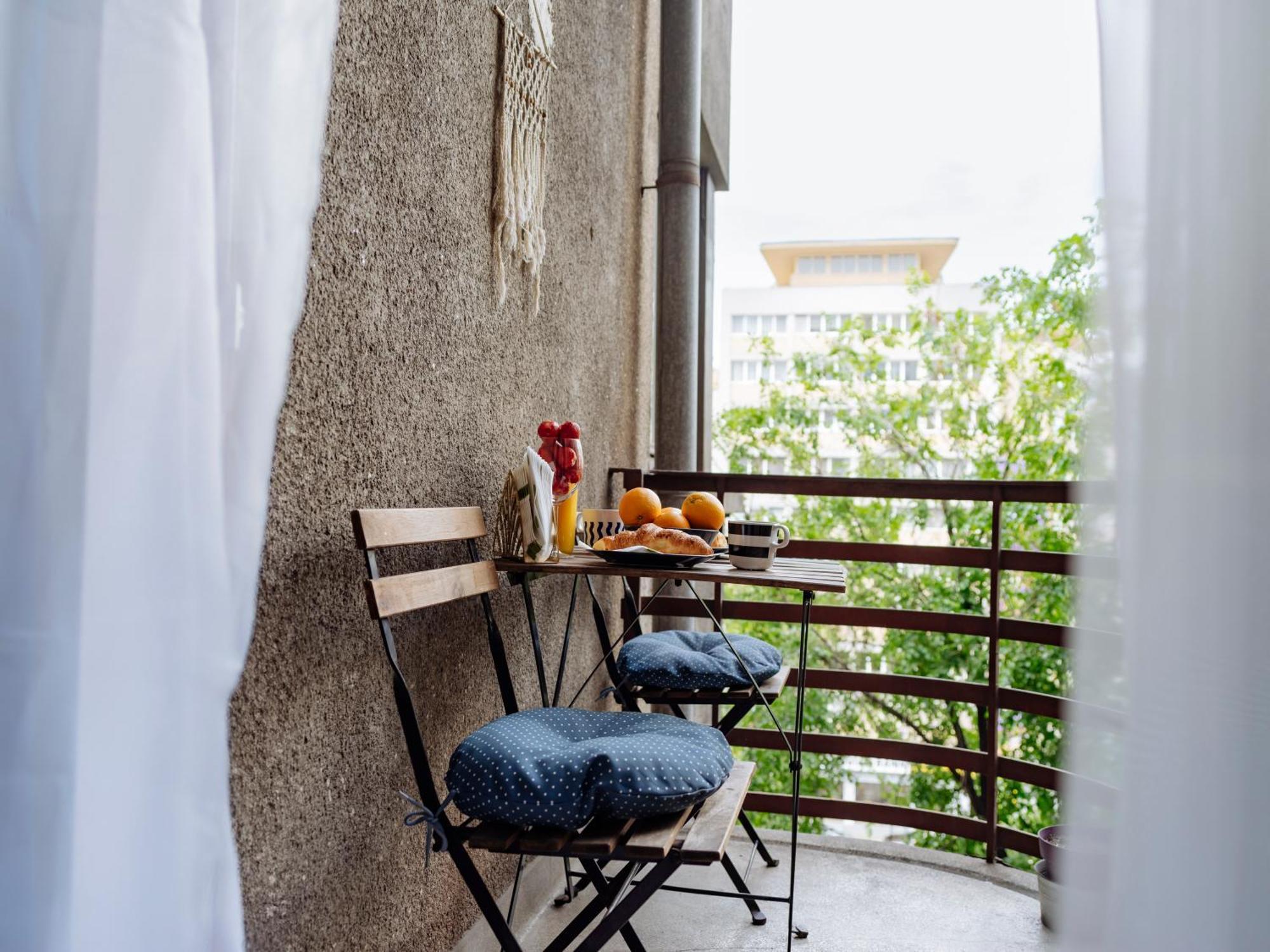 Petite Maison Sur Le Boulevard บูคาเรสต์ ภายนอก รูปภาพ
