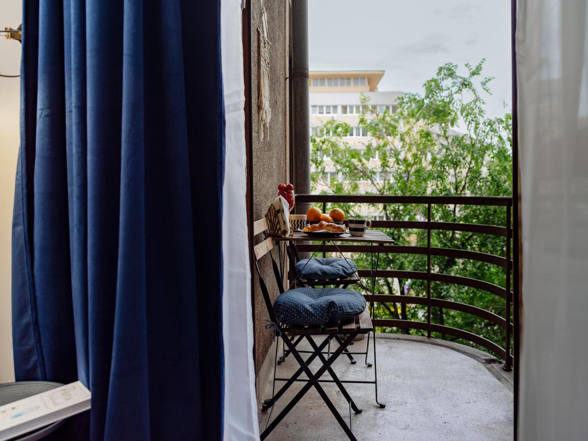 Petite Maison Sur Le Boulevard บูคาเรสต์ ภายนอก รูปภาพ