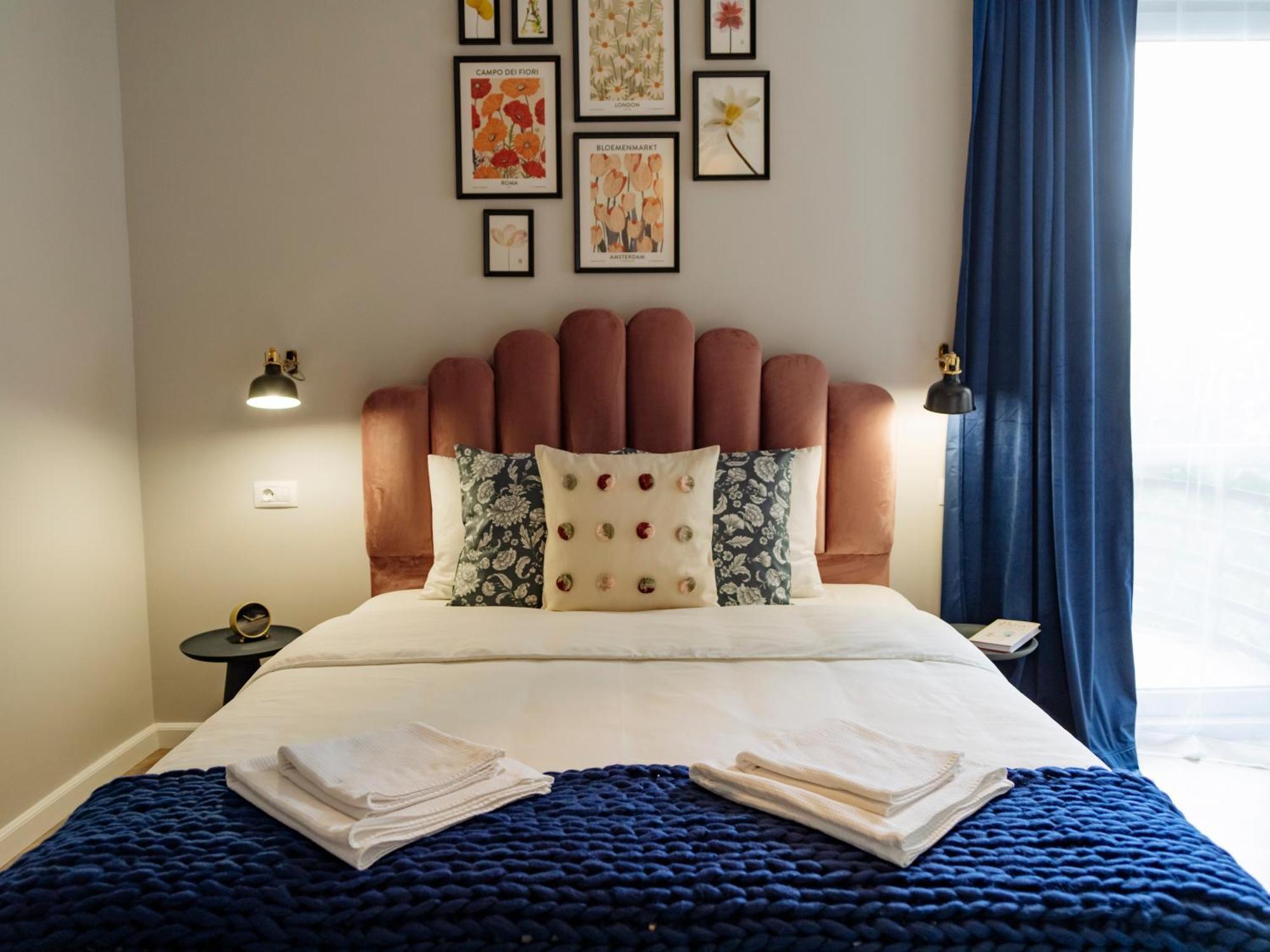 Petite Maison Sur Le Boulevard บูคาเรสต์ ภายนอก รูปภาพ